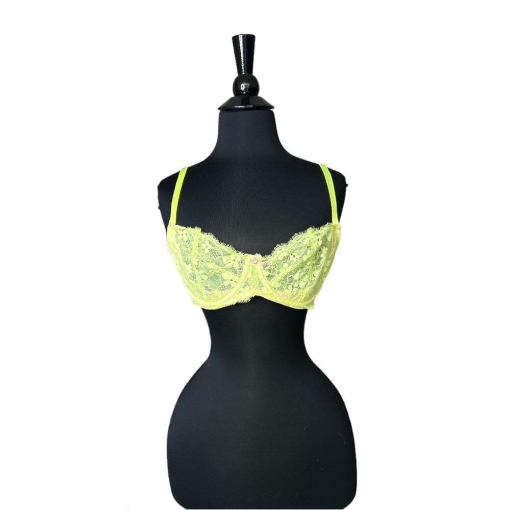 Victoria Secret Neon Green Laced Bra - Picture 2 of 10